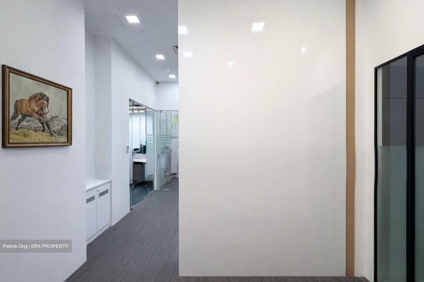 Sbf Center (D1), Office #553541711